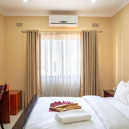 Nyamfinzi Hotel Chipata Buitenkant foto