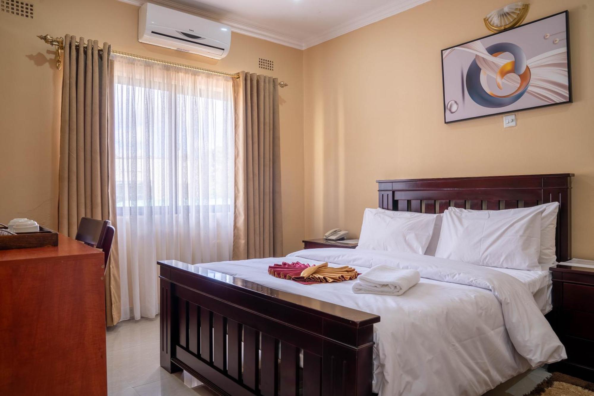 Nyamfinzi Hotel Chipata Buitenkant foto