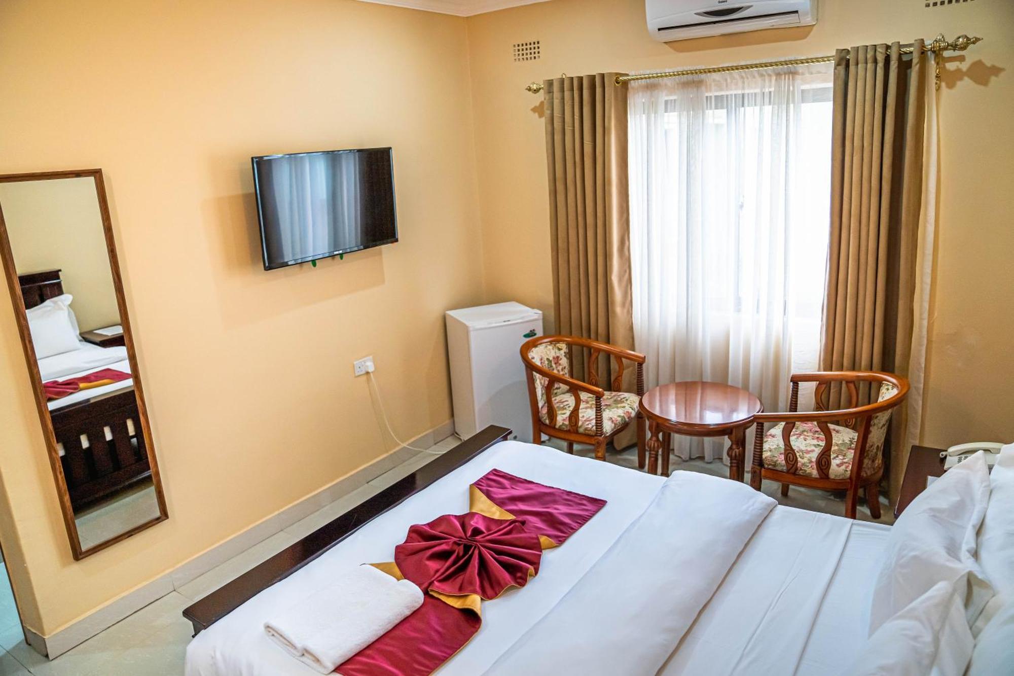 Nyamfinzi Hotel Chipata Buitenkant foto