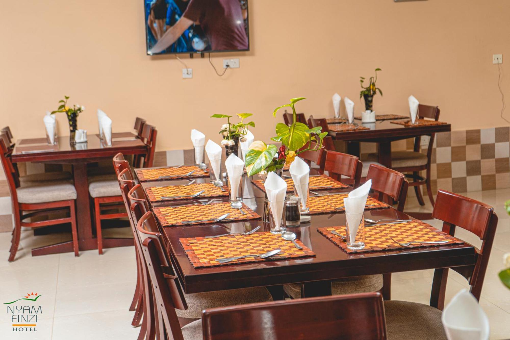 Nyamfinzi Hotel Chipata Buitenkant foto