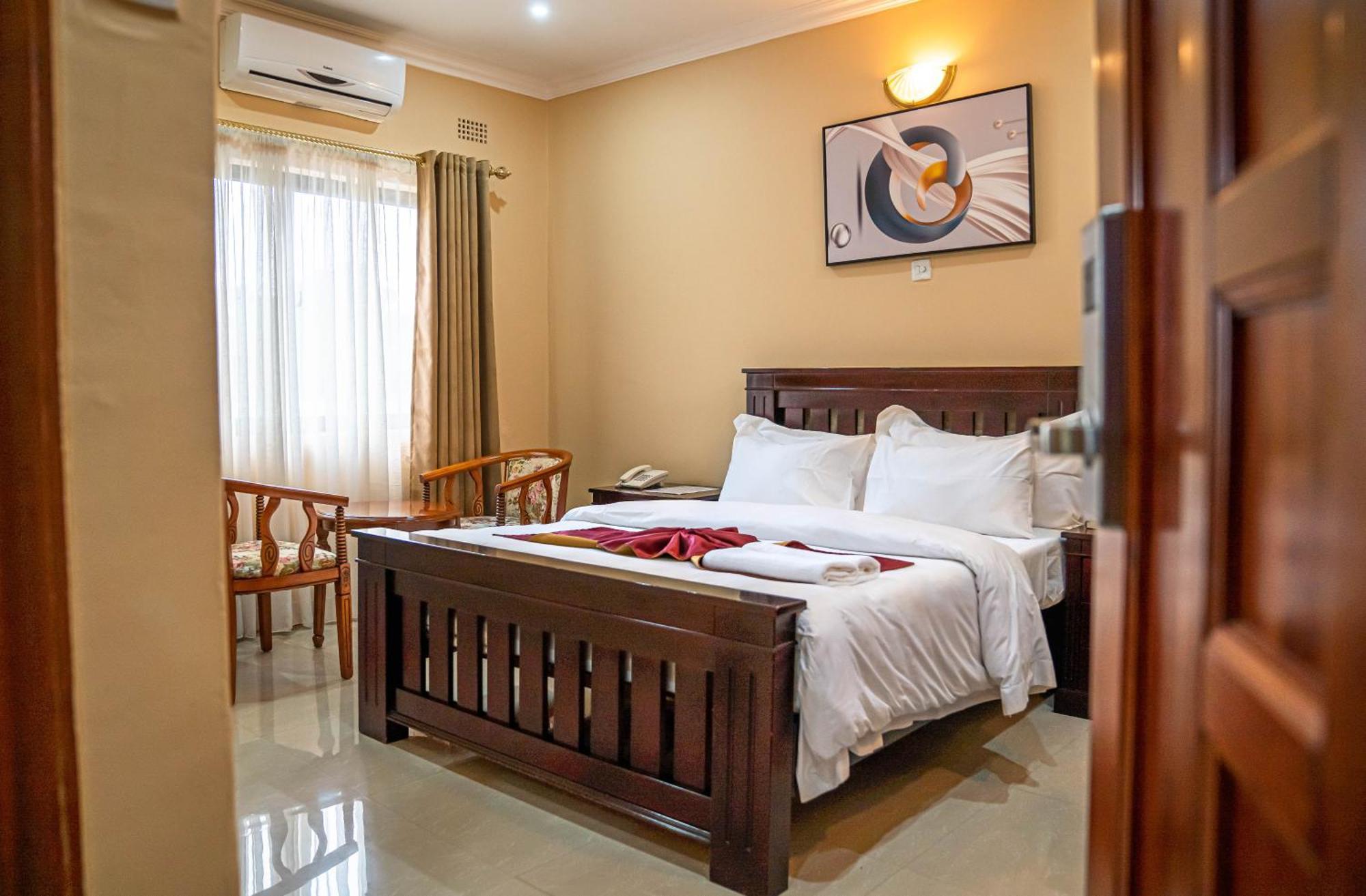 Nyamfinzi Hotel Chipata Buitenkant foto